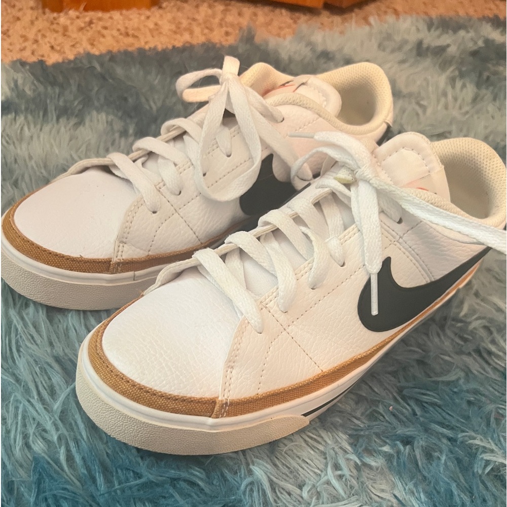 White Nike size 7